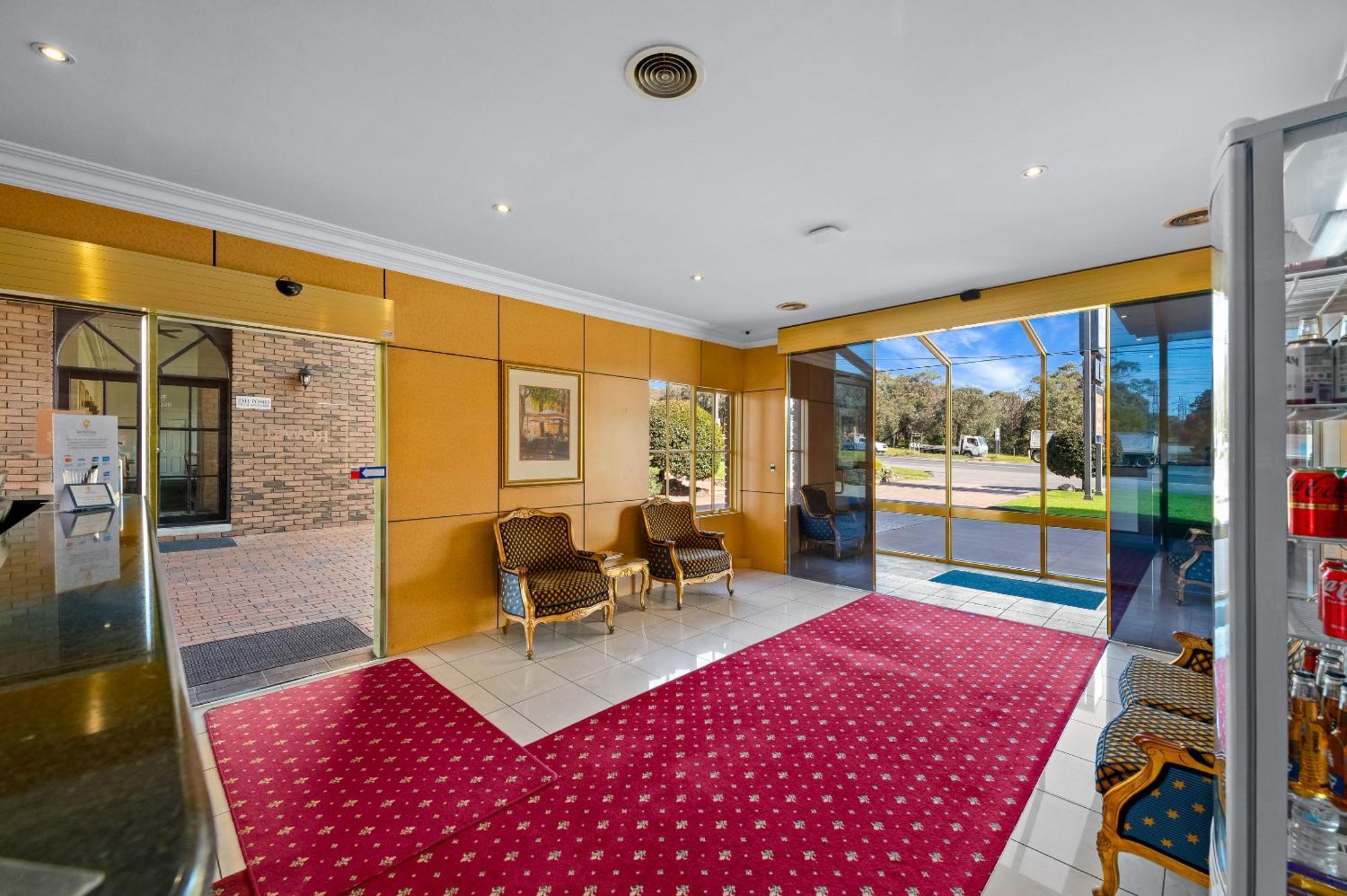 Rowville International Hotel Екстериор снимка