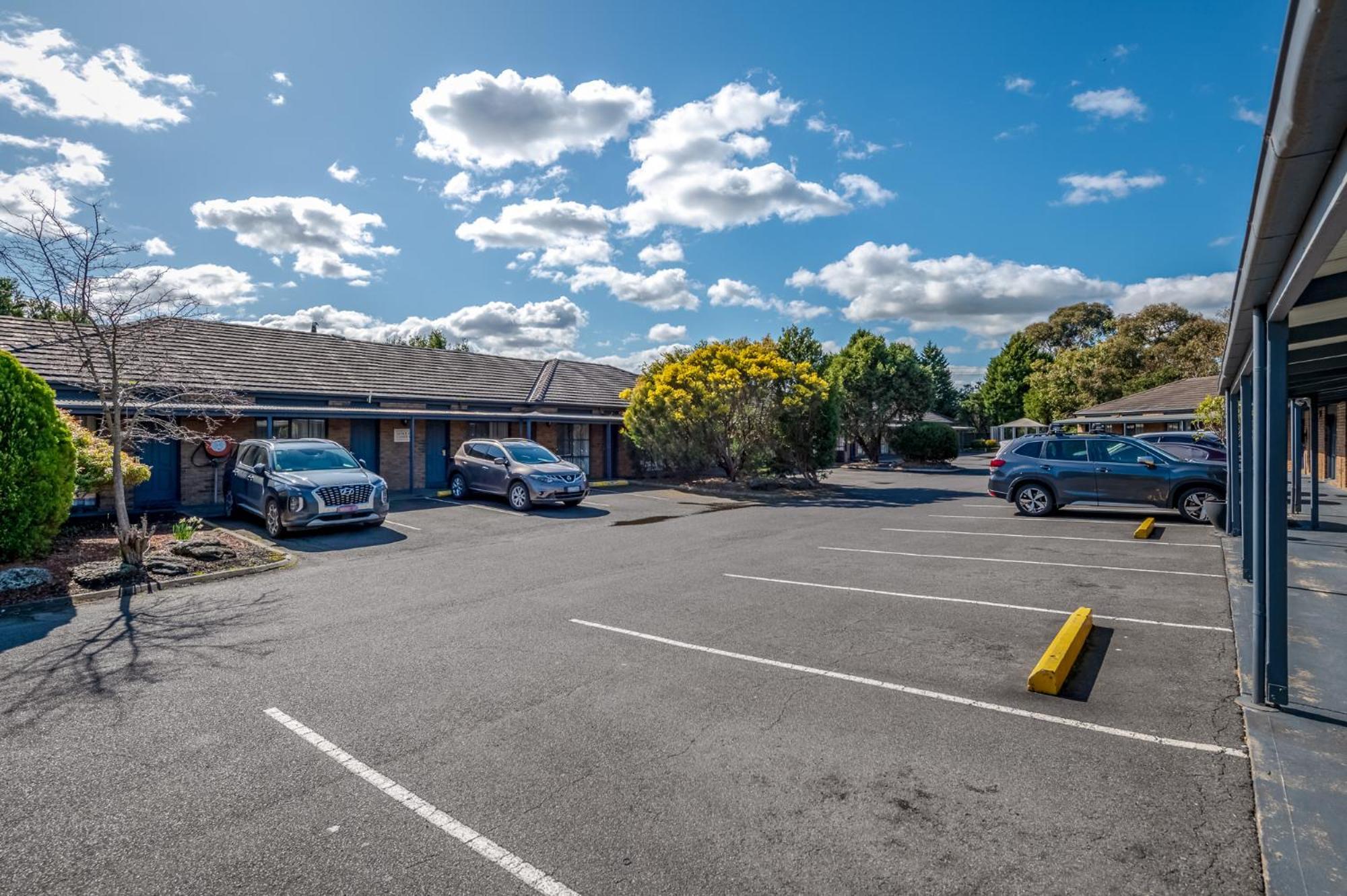 Rowville International Hotel Екстериор снимка