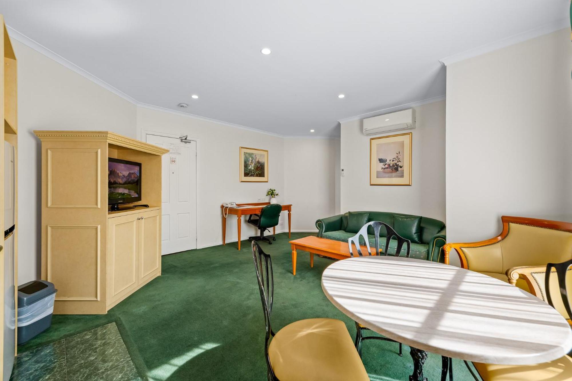 Rowville International Hotel Екстериор снимка