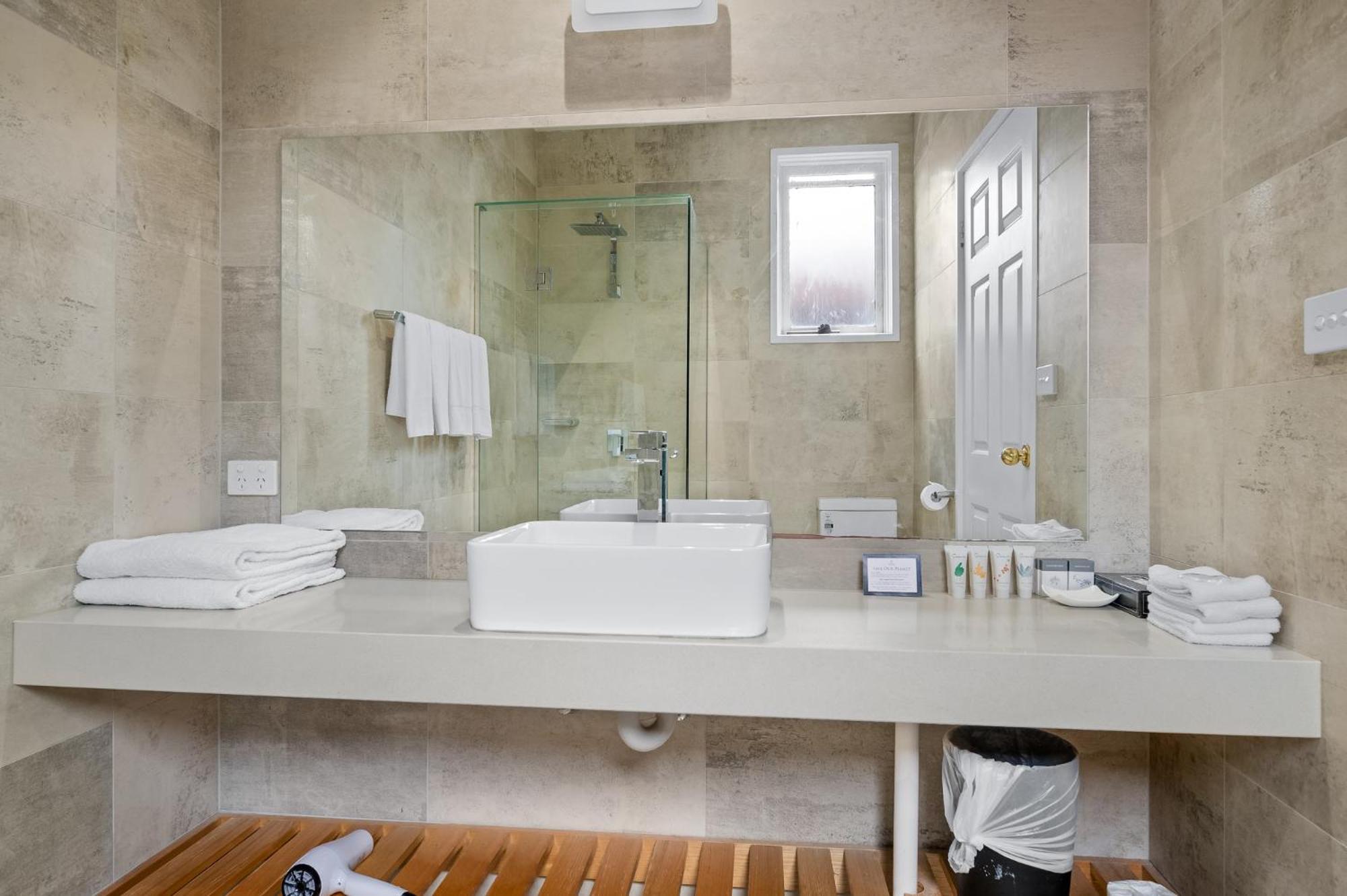 Rowville International Hotel Екстериор снимка