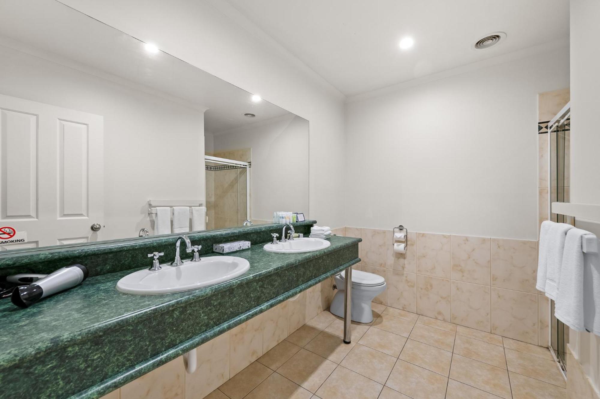 Rowville International Hotel Екстериор снимка