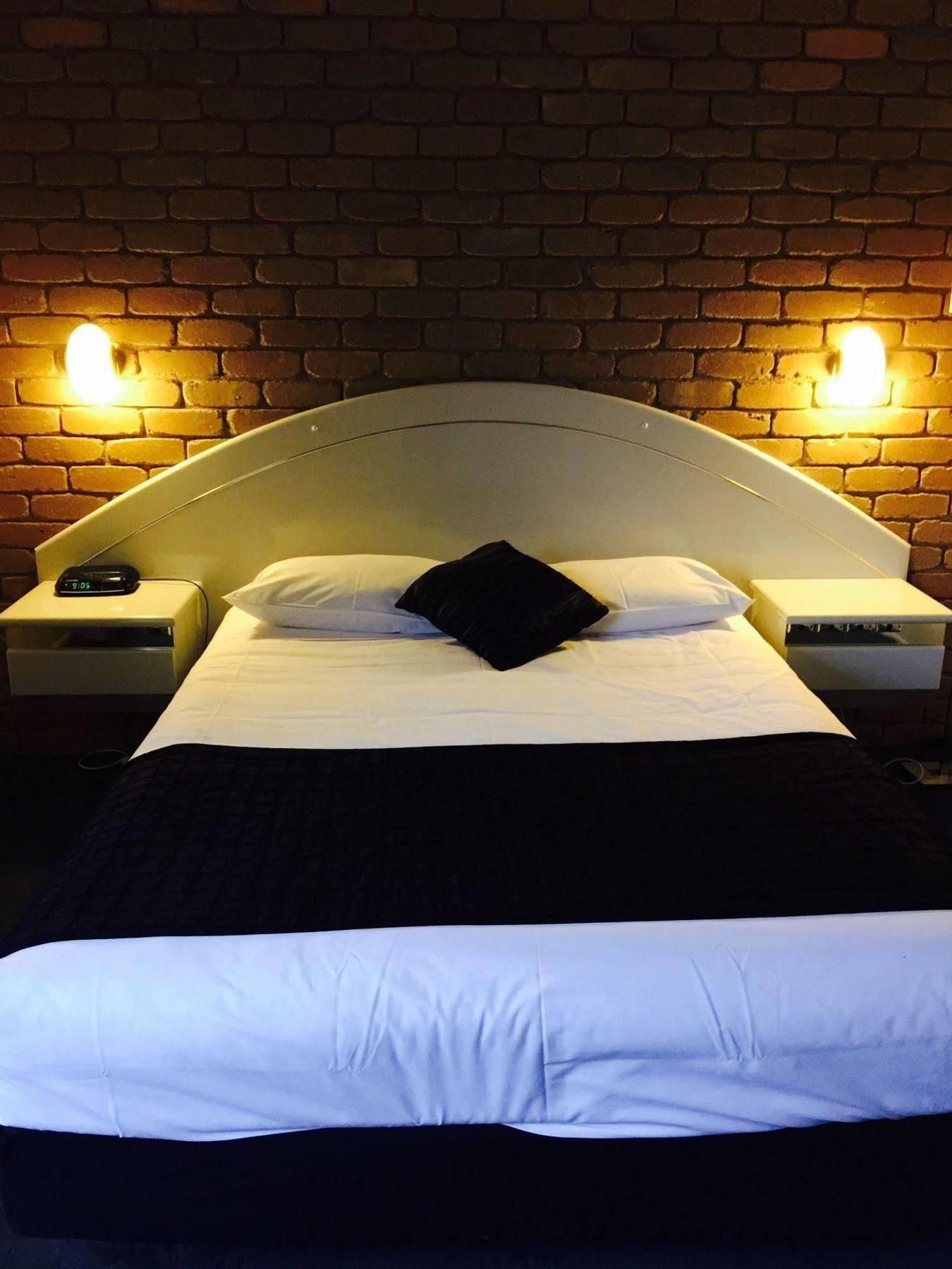Rowville International Hotel Екстериор снимка