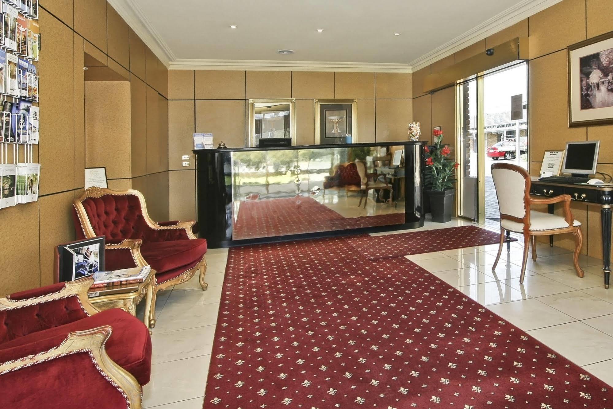 Rowville International Hotel Екстериор снимка