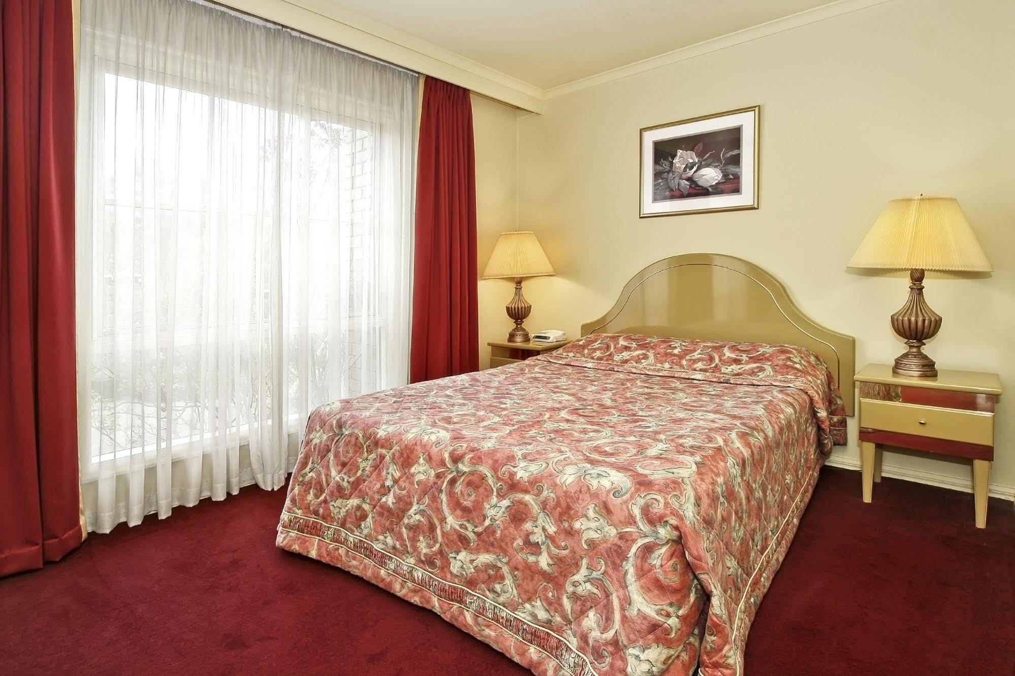 Rowville International Hotel Екстериор снимка