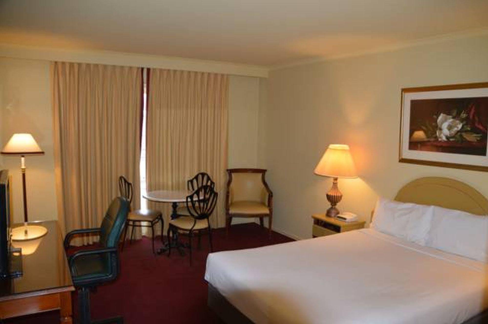 Rowville International Hotel Екстериор снимка