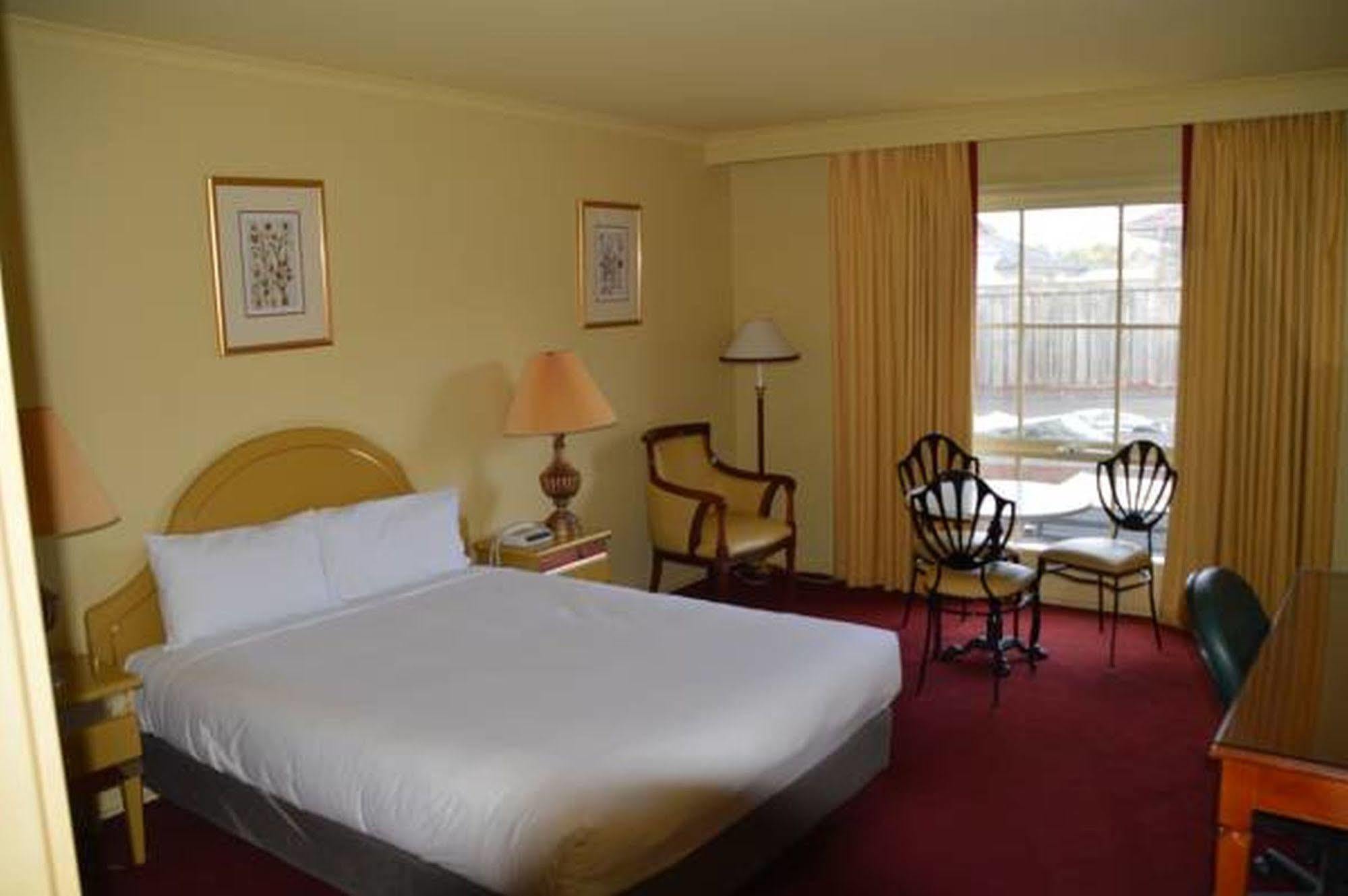 Rowville International Hotel Екстериор снимка